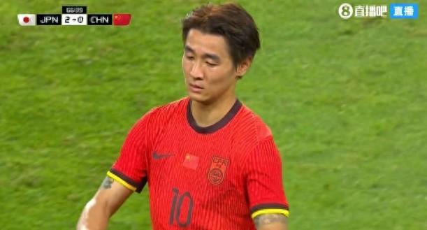 国足连换三人！黄政宇&amp;amp;张玉宁&amp;amp;韦世豪被换下，徐新等三人登场