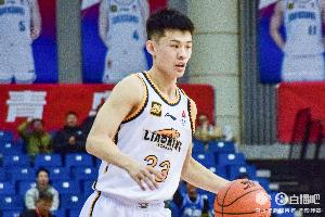 太准了！王岚嵚半场4记三分球拿下12分2板2助1断