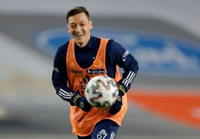 百家乐官网-告别枪手只落不起，敏感词中场难负伤病宣布退役